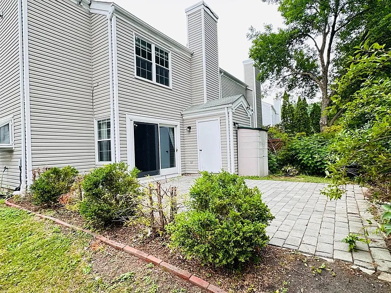 222 Long Meadow Rd — Photo 25