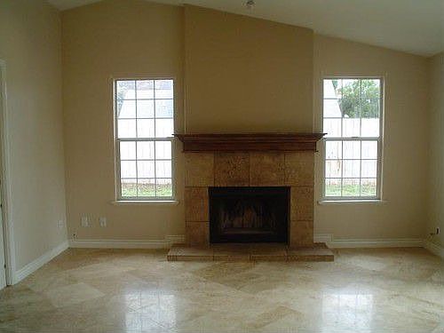 3rd image of 624 Hillward St