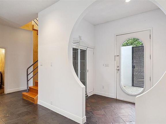 2nd image of 3704 Severn Ave