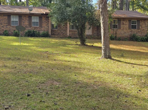 256 Pinehurst Cir, Hazlehurst, MS 39083