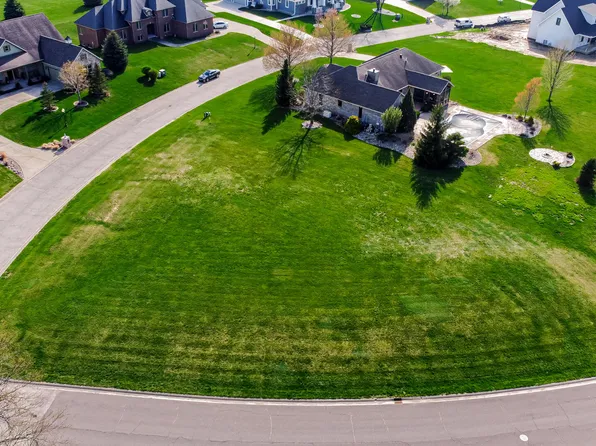 2784 Hogan Ave, La Porte, IN 46350