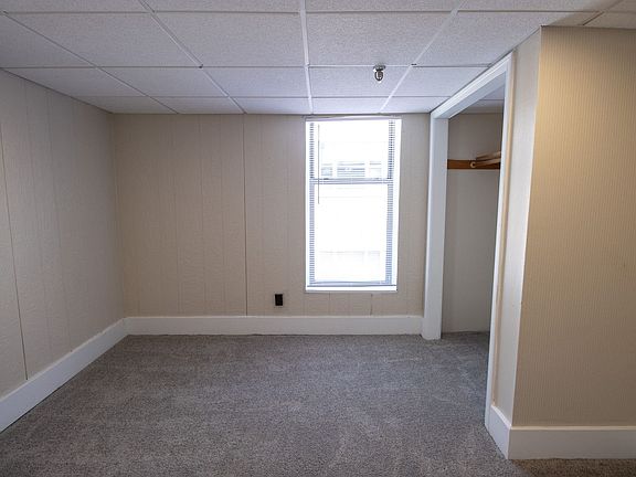 4th image of 821 E Walnut St #221