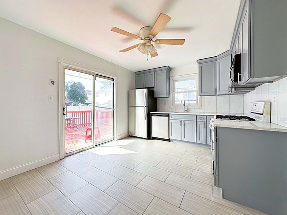 5th image of 524 Tennyson Dr
