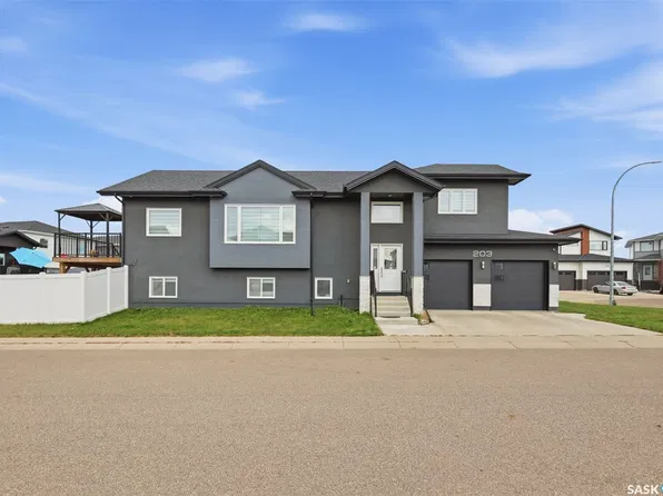 203 Burgess Bay, Saskatoon, SK S7V 0S3