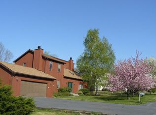 102 Rose Ct, Easton, PA 18042