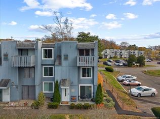 8 Birch Ln UNIT A, East Haven, CT 06513