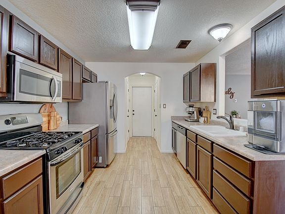 5th image of 504 Elohim Ct NW