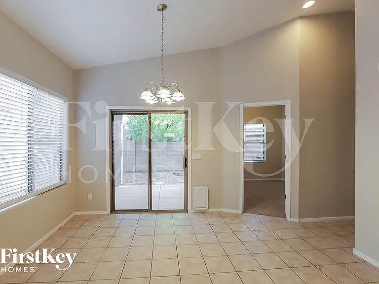 5840 E Norland St — Photo 5
