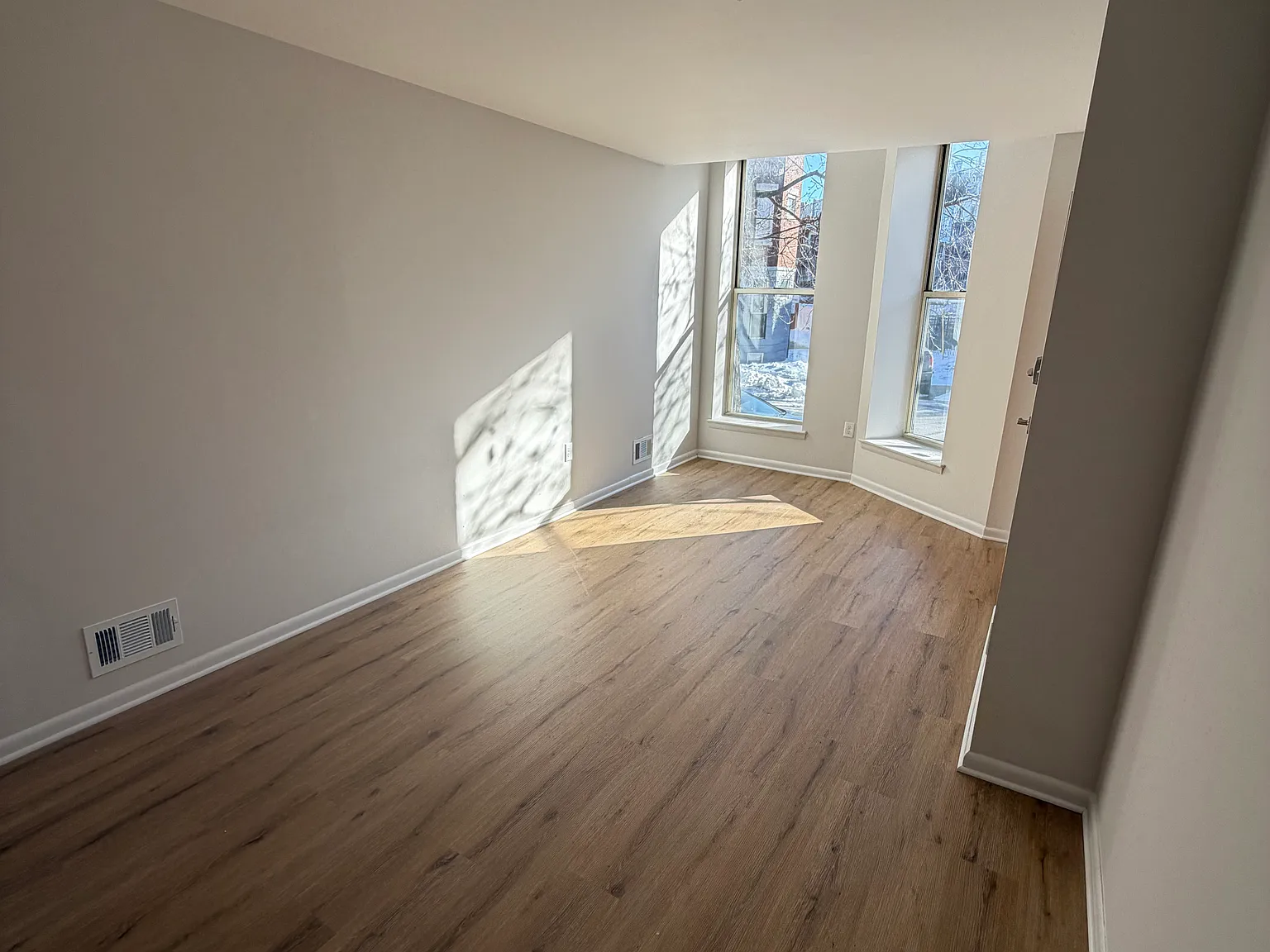 3 bed, $1,895 — Photo 3