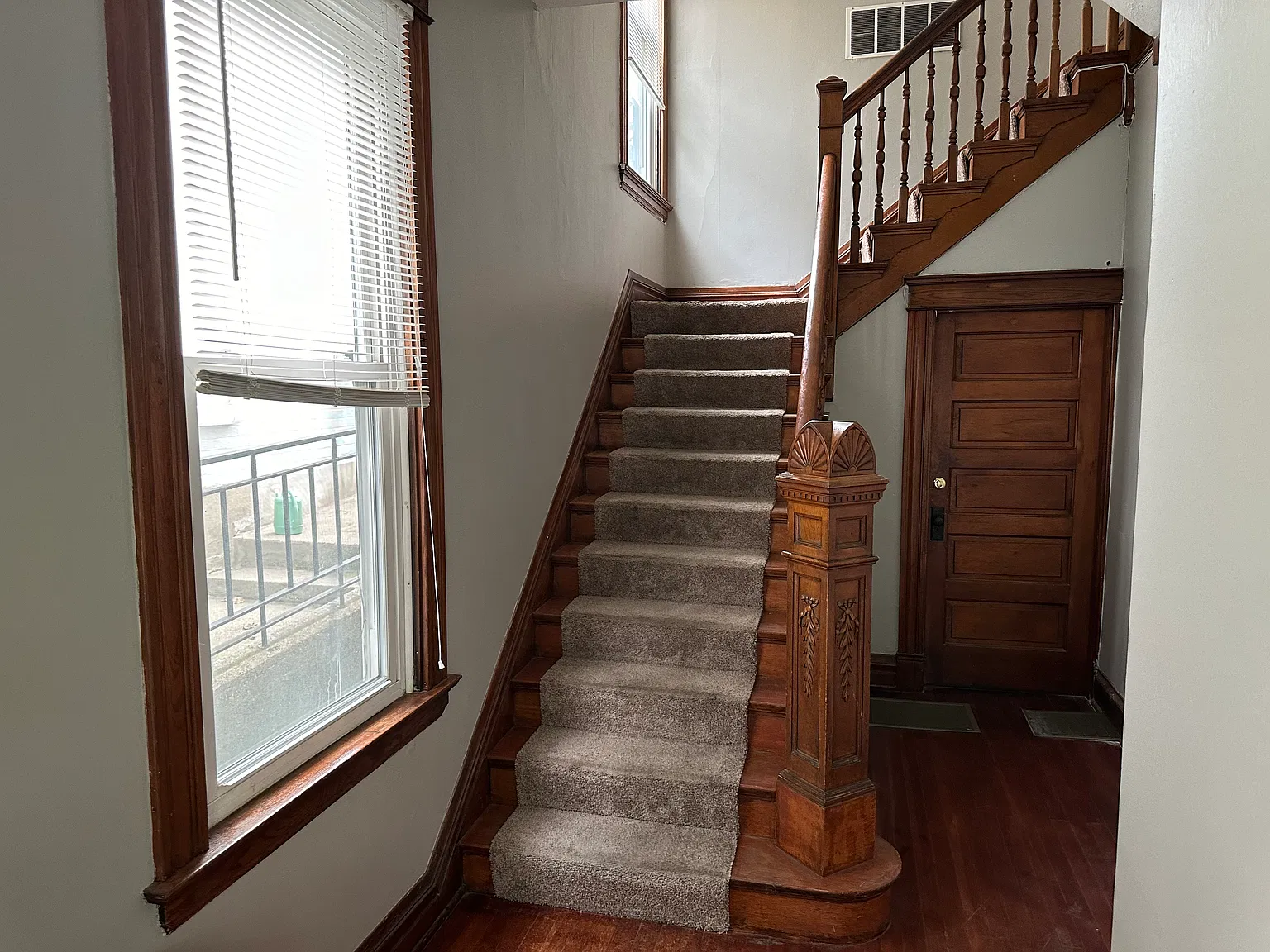 4 bed, 2558 sqft, $2,995 — Photo 4