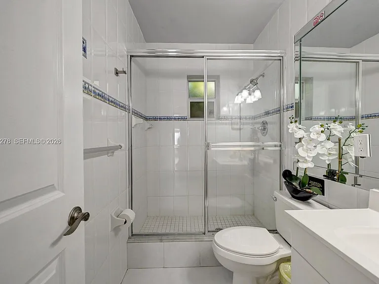 825 Harrison St — Photo 16
