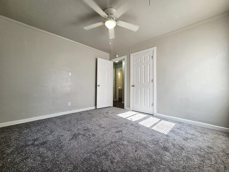 307 E Kittyhawk Dr — Photo 11
