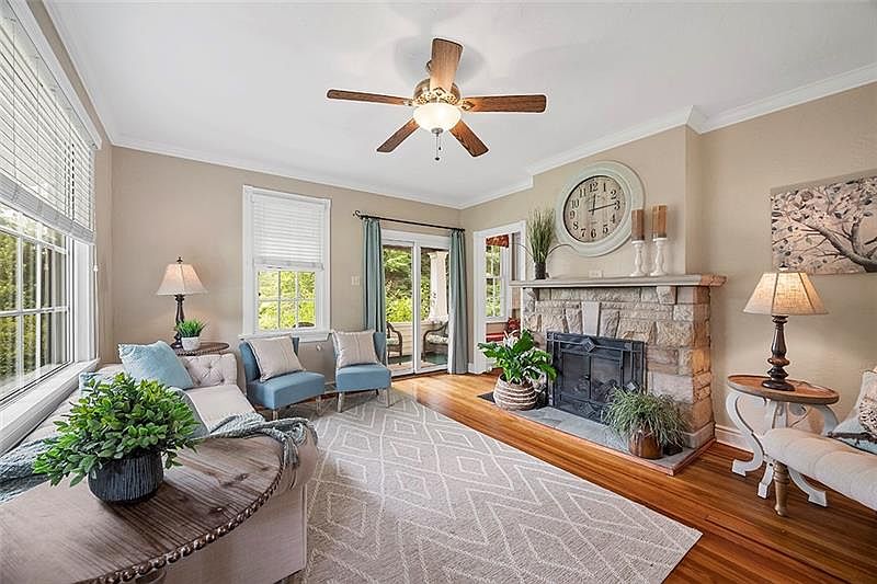 9735 McCutcheon Ave, Pittsburgh, PA 15237 Zillow