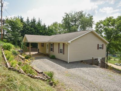 27 Courtney Hill Dr, Franklin, NC, 28734