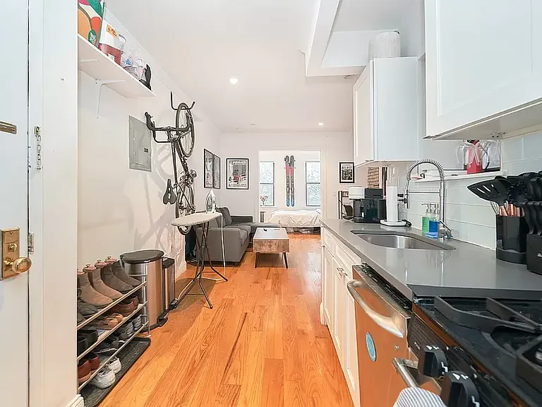 236 E 33rd St #3-C — Photo 3