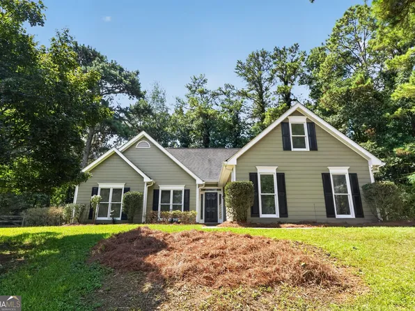 106 Crown Forest Dr, McDonough, GA 30252