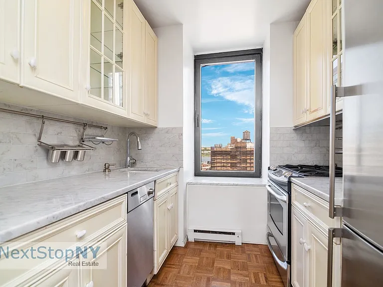 215 W 95th St #15F — Photo 12