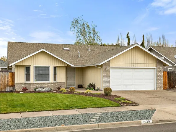 1629 Husker Butte Dr, Medford, OR 97504