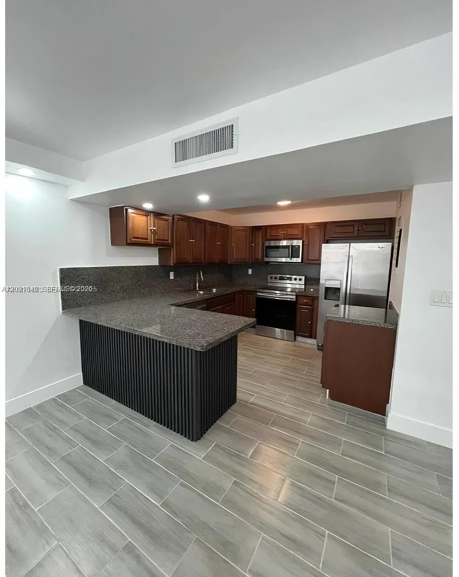 8810 SW 132nd Pl — Photo 4