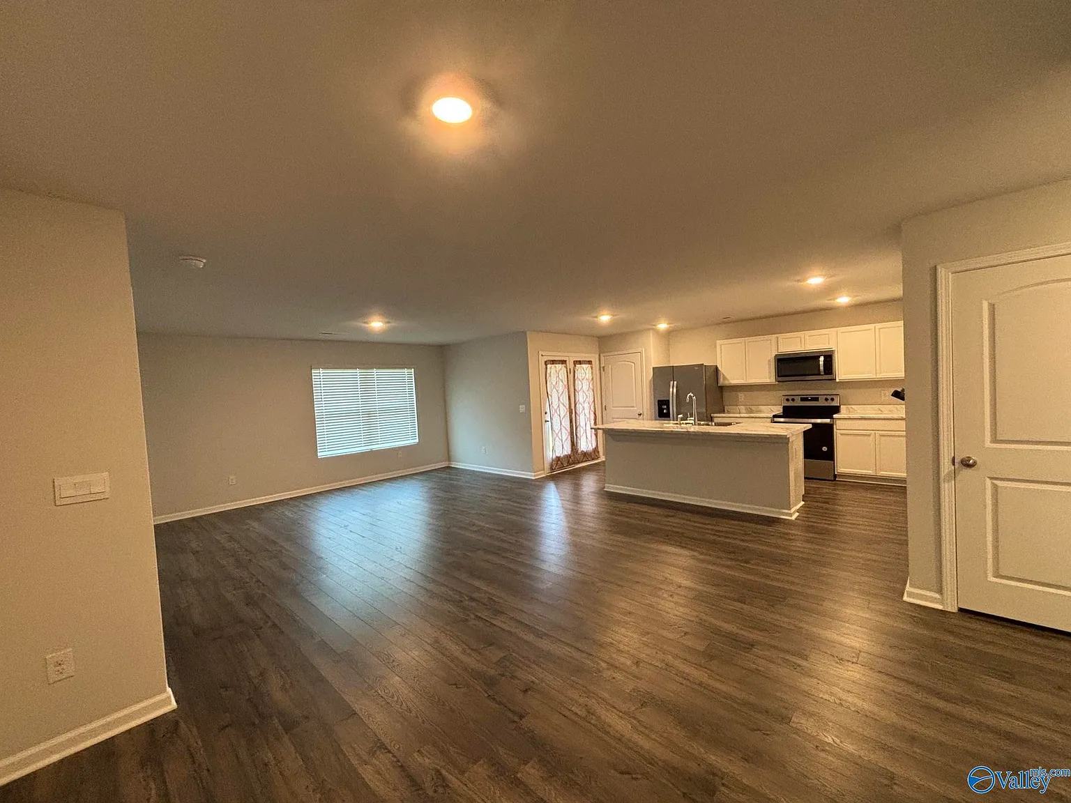 3 bed, 2.0 bath, 1537 sqft, $1,600 — Photo 4