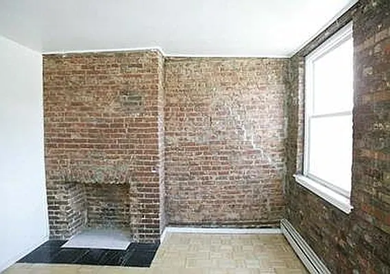 Rented by EXR | media 17