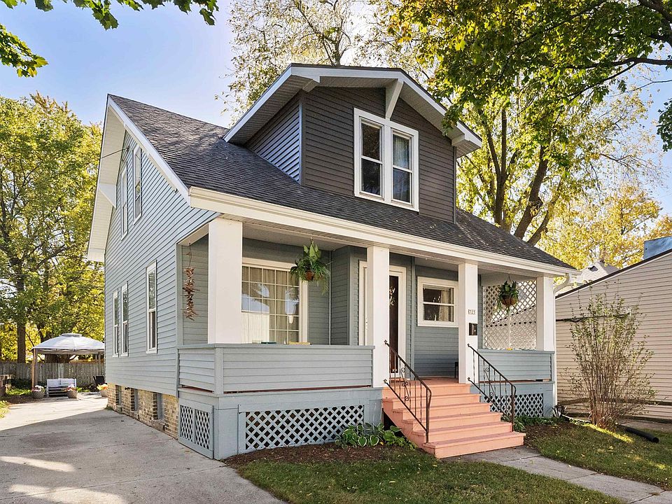 1st image of 725 Clara Ave