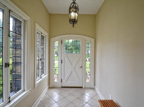 2nd image of 3971 Beechwood Ave