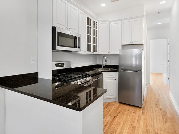 3rd image of 222 W 132nd St #2