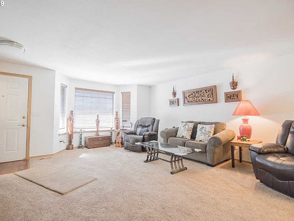 5th image of 406 E Farrer St