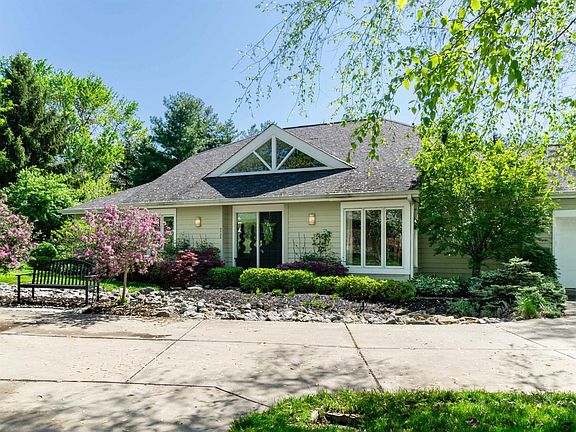 3rd image of 9724 Sycamore Trace Ct