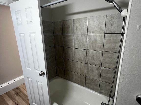 5th image of 3547 Harvey Ave APT 2098