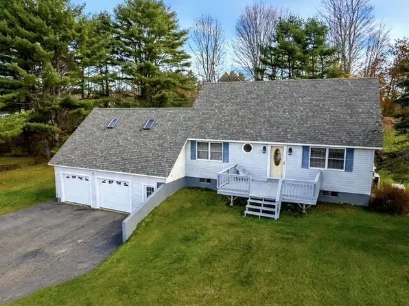 18 South Road, China, ME 04358