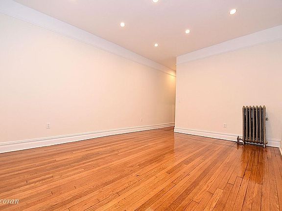 4th image of 3086 32nd St APT 20