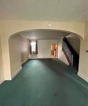 5th image of 105 S Elizabeth St