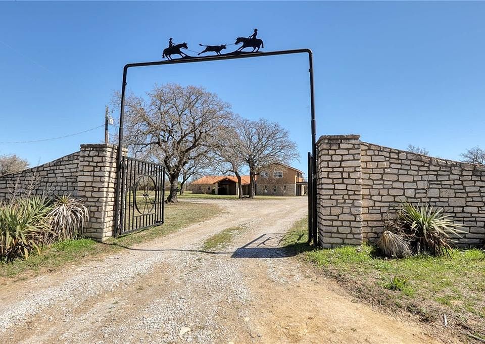 1st image of 447 County Road 494