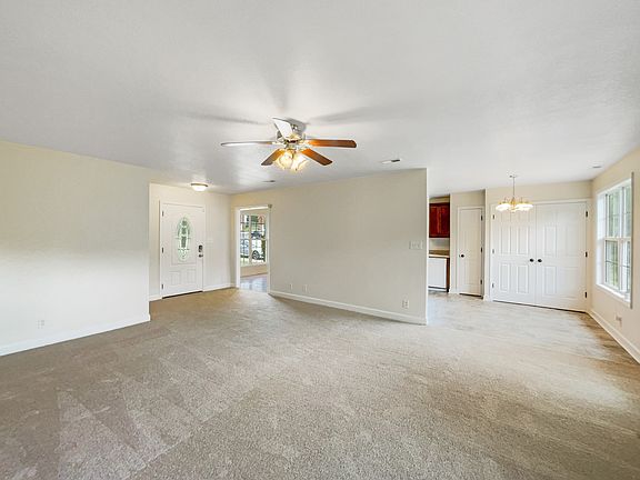 4th image of 1825 Patricia Dr
