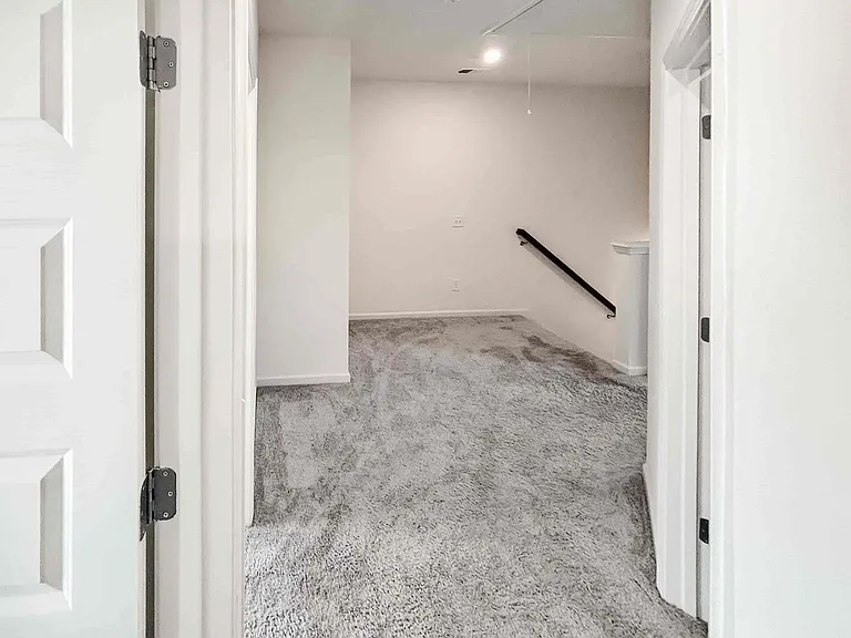 5784 Silver Lake Dr — Photo 10
