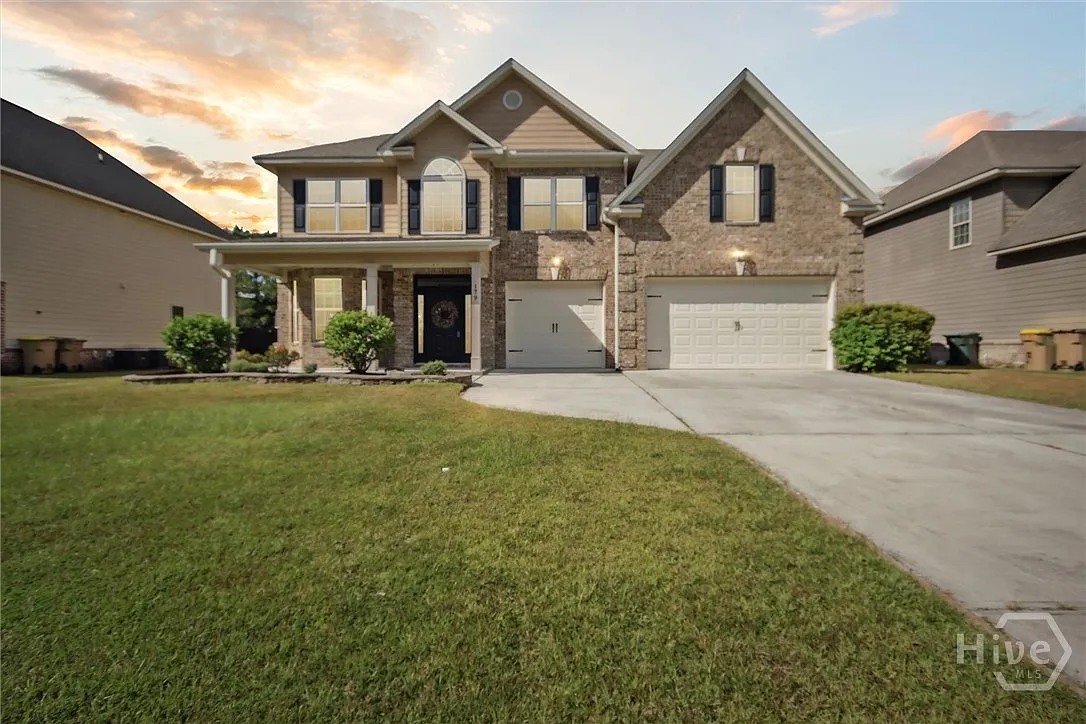 4 bed, 2.5 bath, 3529 sqft, $2,850 — Photo 1