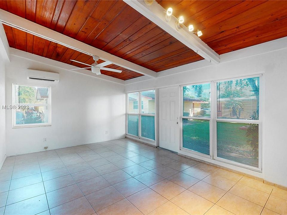 1st image of 227 SW 1st St #2