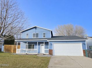 2216 S 67th Ave, Yakima, WA 98903
