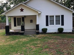 812 N Bledsoe St, Gilmer, TX 75644