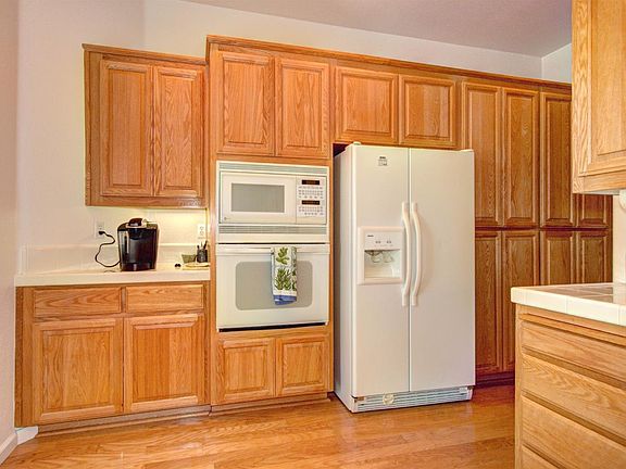 5th image of 213 Golden Eagle Ln