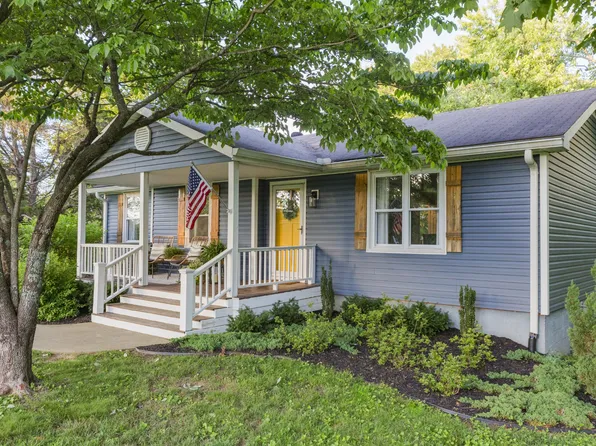 120 Lee Rd, Cottontown, TN 37048