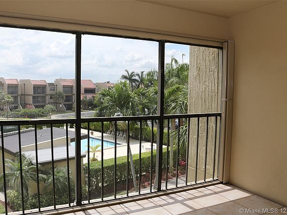 4th image of 220 Lakeview Dr APT 312