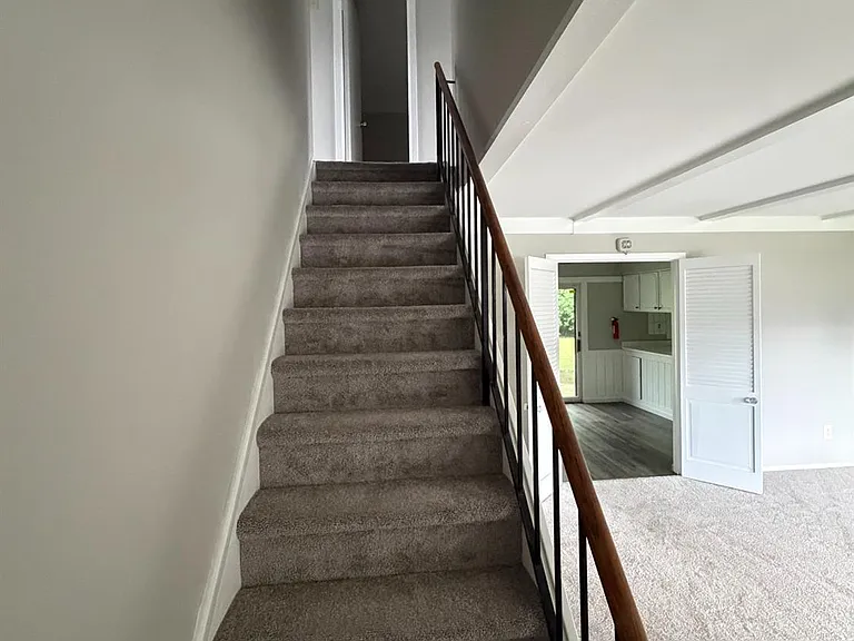 111 Edge Ln — Photo 13