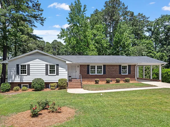 219 Briarcliff Ln, Cary, NC 27511