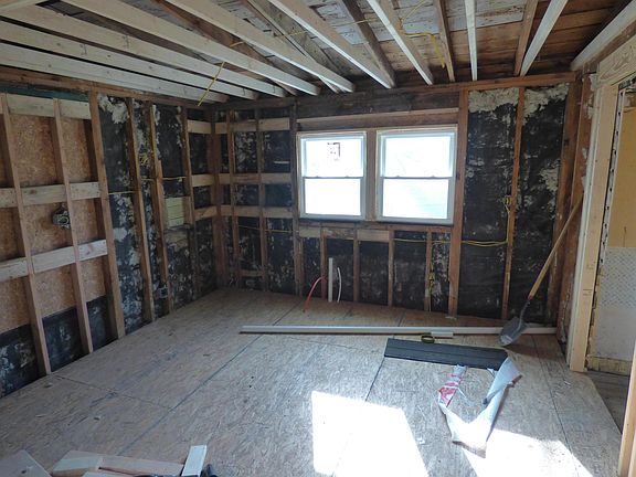 4th image of 1027 Randolph Ave