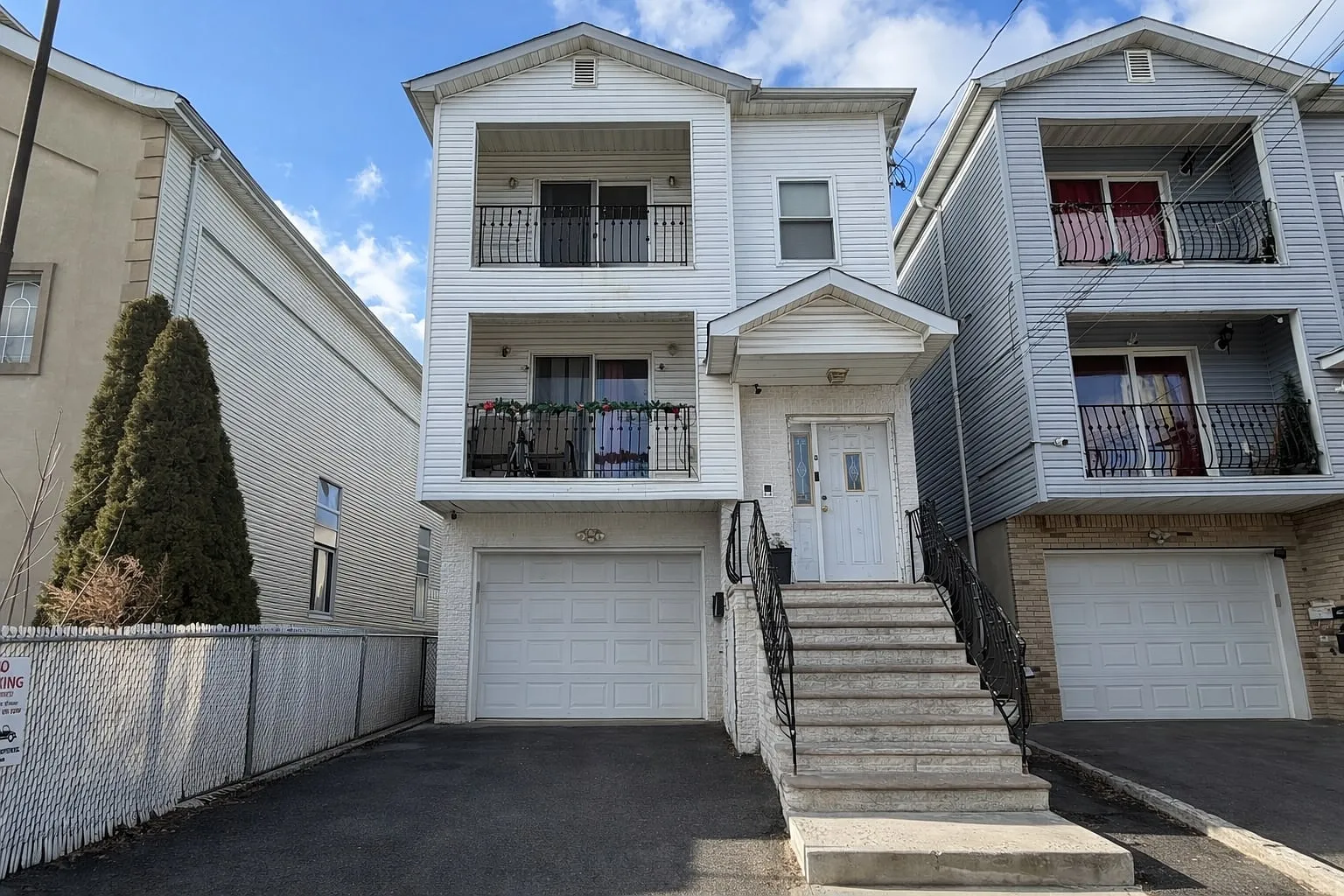 3 bed, 1200 sqft, $2,700 — Photo 1