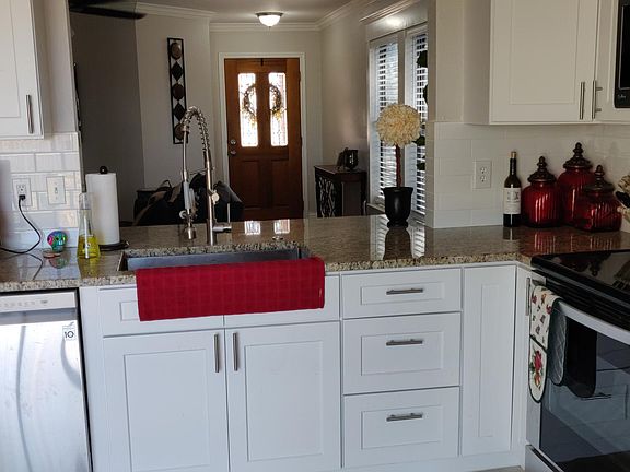 4th image of 2926 Donnell Dr