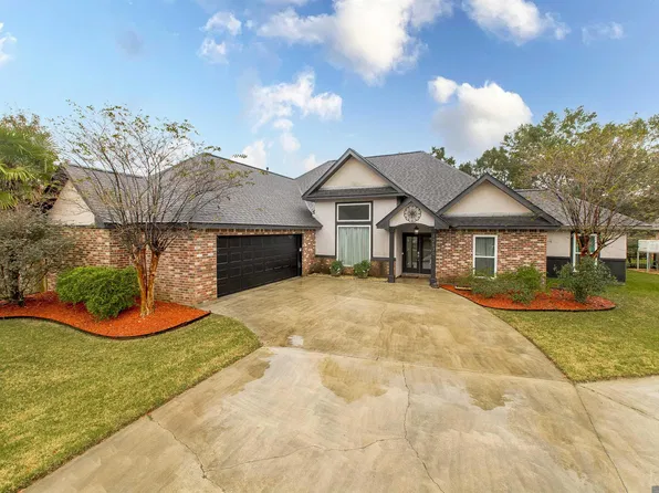 12630 Lakeland Dr, Walker, LA 70785